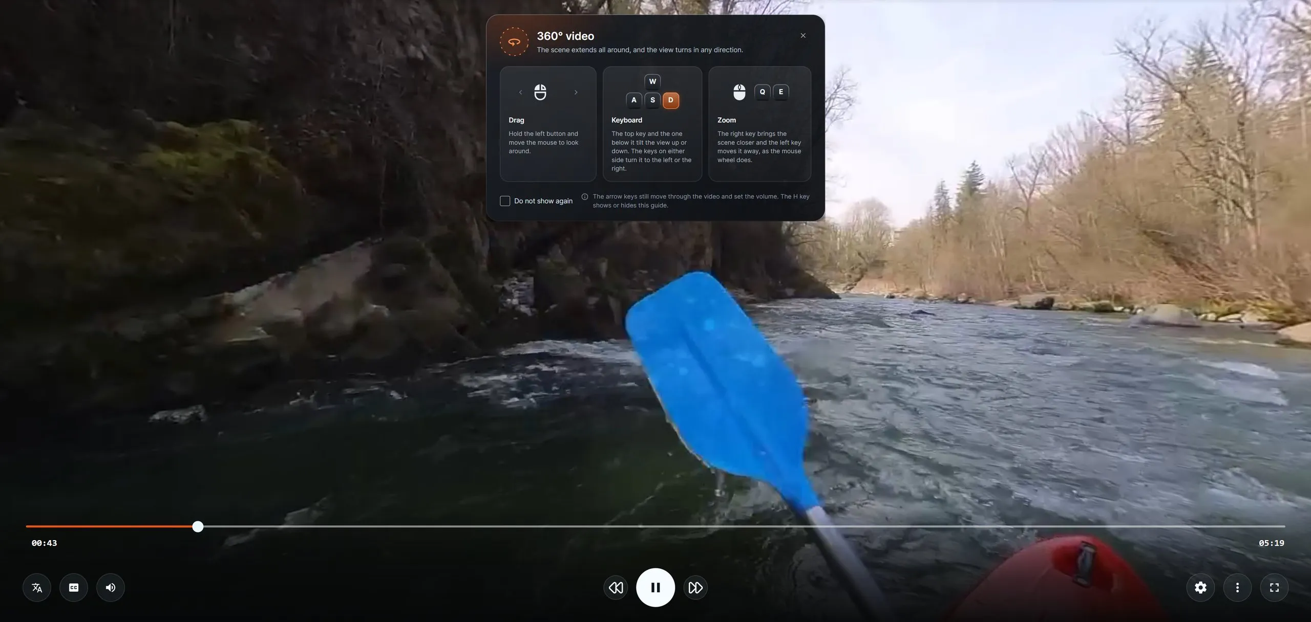 A 360° video in the player, with the guide to its controls