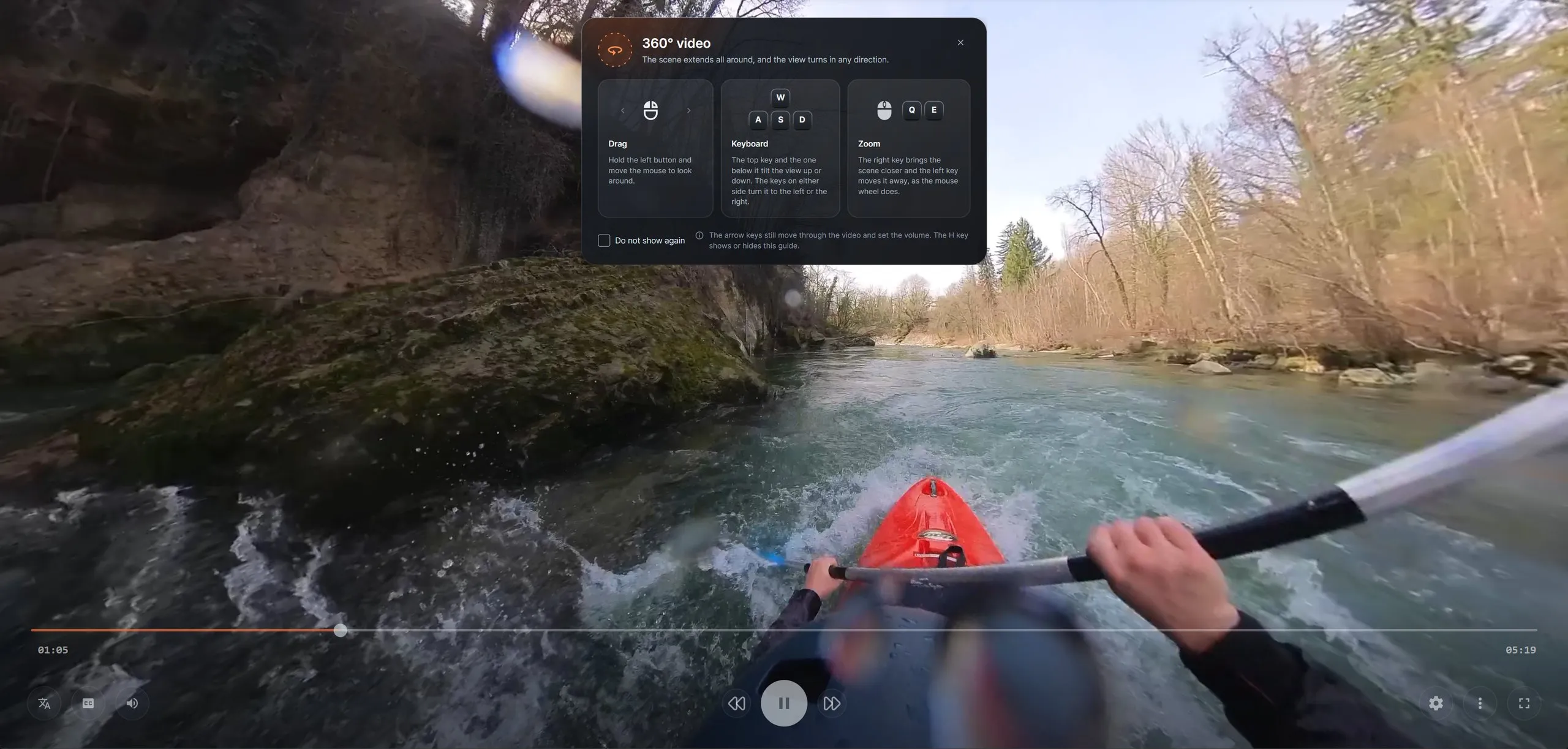 A 360° video in the player with the guide to its controls